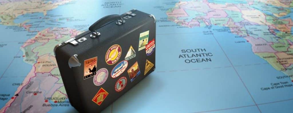 Faire ses bagages pour voyager seul